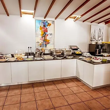 Hotel apartamentowy Paul Marie 4*