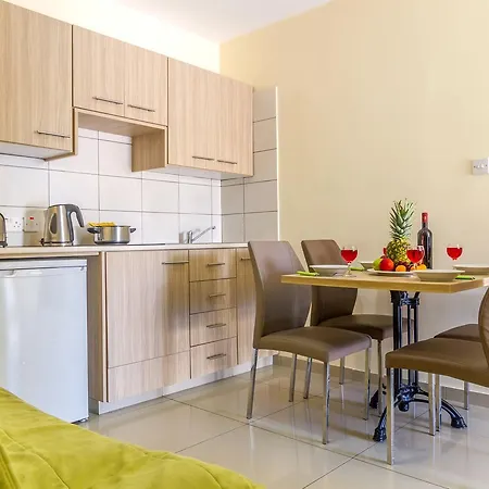Paul Marie Hotel apartamentowy Ajia Napa