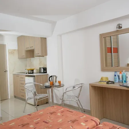 Paul Marie 4* Ajía Nápa