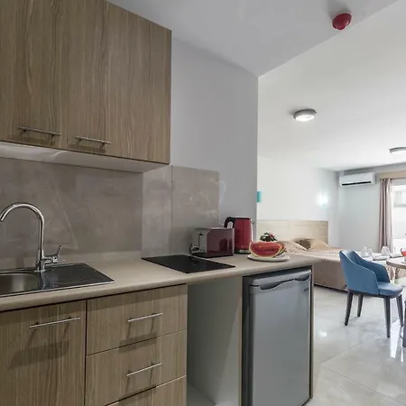 Paul Marie Apartmanhotel Ajía Nápa